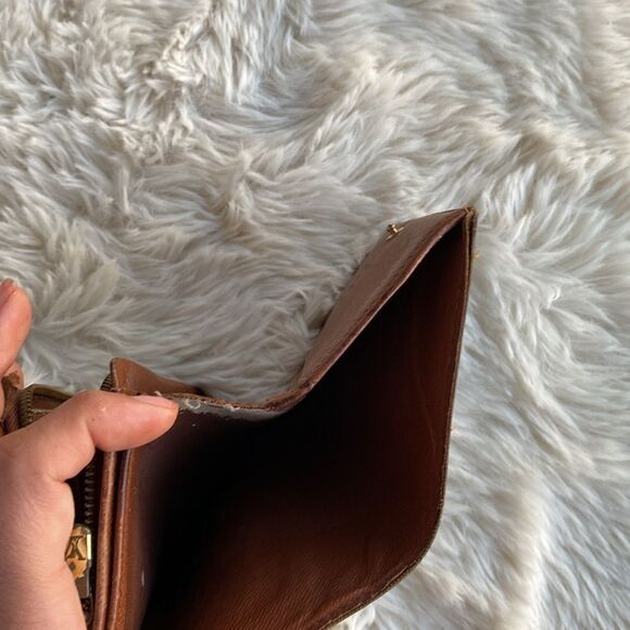 LOUIS VUITTON Monogram Bifold Snap Wallet - Picture 11 of 12